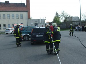 574927_177148439073698_100003356301713_243760_2061105153_n