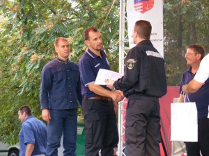 303901_419693018091198_1206980656_n