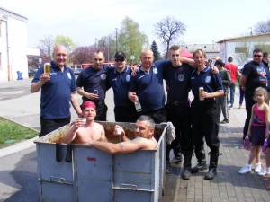 399715_509001759160323_76708476_n