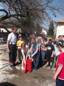 407093_520061671379950_1900392761_n