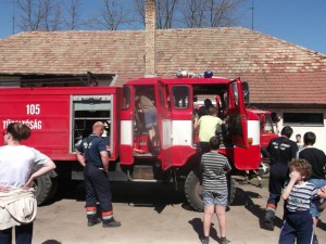 603650_520061468046637_1209541158_n