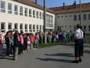 644470_138323856351970_1612907526_n