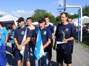 417964_517537368306762_132955927_n