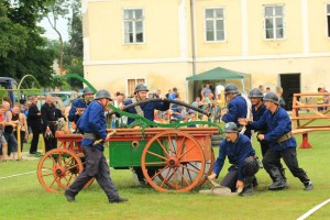 988598_140632479470874_1939295526_n